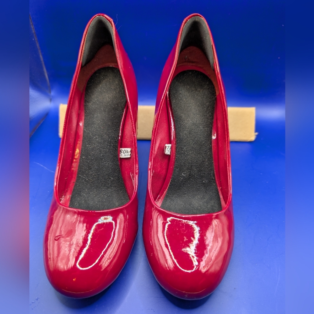 Box#15 ♨️ 5 For$35 ♨️ Red Patent Leather Heels 👠